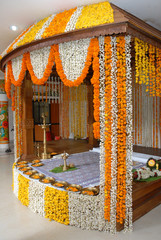 a kerala wedding flower decoration