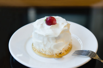 white cream  cake