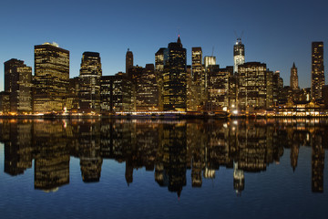 Fototapeta na wymiar Lower Manhattan at night