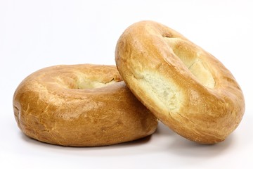 Bagels isoliert auf weißem Hintergrund