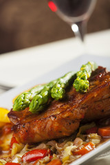 Steak vom Grill mit Spargel