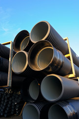 Rohre auf einer Baustelle