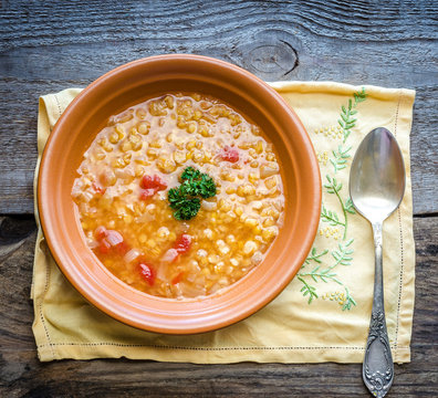 Soup with red lentils and bulgur