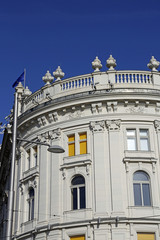 Altbau in Wien: Fassade eines Gebäudes aus dem Späthistorismus - Detail