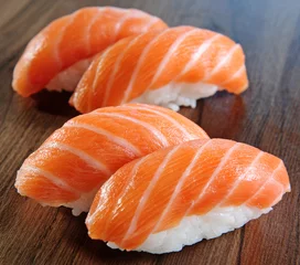 Schilderijen op glas Japanese food - Salmon Niguiri © marcelokrelling
