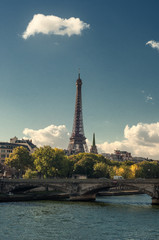 Fototapeta na wymiar zabytki Paryża
