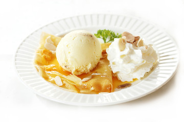 ice cream with crepe
