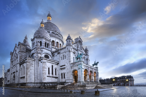The Sacred-Heart Basilica in the Distance, Montmartre, Paris, France загрузить