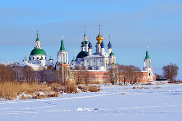 Fototapeta na wymiar Jakub Dimitriev Spaso-klasztor w Rostov Veliky zimie