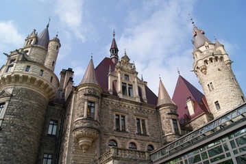 zamek w mosznej © lajdaczysko