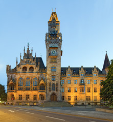 Fototapeta na wymiar Saarbrücken Rathaus świeci