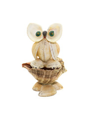 owl figurine made ​​of shells