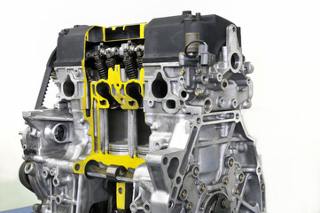 エンジンのカットモデル