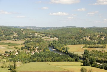 Fototapeta na wymiar Un des méandres de la Dordogne