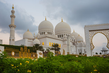 Obraz premium The Shaikh Zayed Mosque