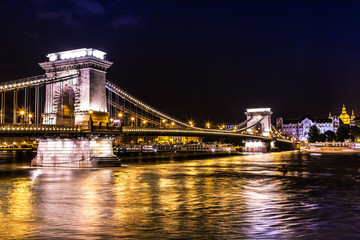 Fototapeta na wymiar Night view of the famous Chain Bridge in Budapest, Hungary. The
