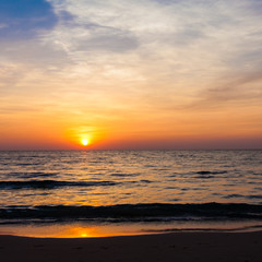 Fototapeta na wymiar Sunset on the beach. sunrise in the sea