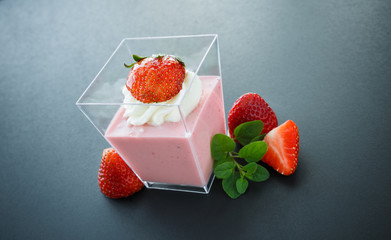 verrine à la fraise