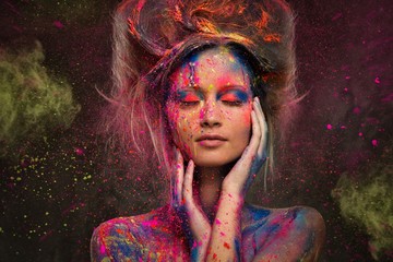 Young woman muse with creative body art and hairdo - obrazy, fototapety, plakaty