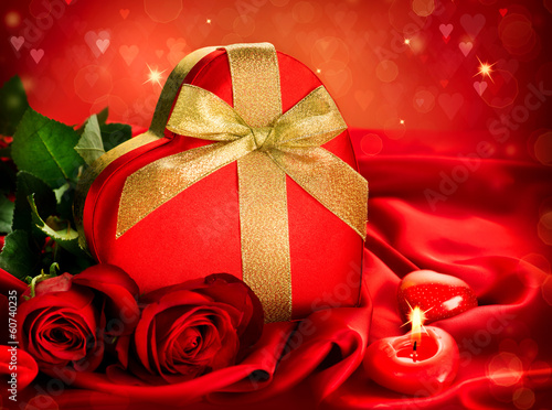 Подарок розы сердечко без смс