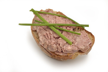 Wildschweinpastete auf Brot