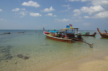 Obraz premium Traditional Thai boat on Ko Lanta, Thailand