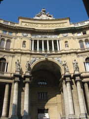 Fototapeta na wymiar Italie - Naples - Galerie Umberto 1er - Façade