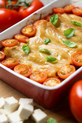 Tofu-Cannelloni mit Hefeschmelz überbacken