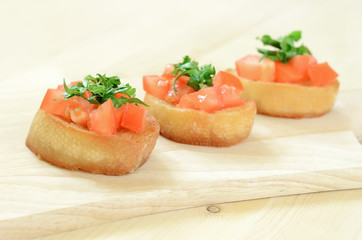 Toasted bread with tomatoes