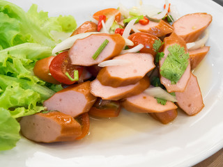 thai sausage salad spicy