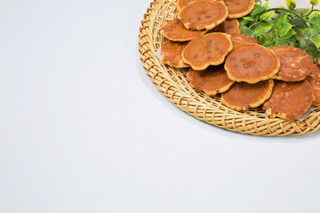 和菓子・ピーナッツ入り卵煎餅