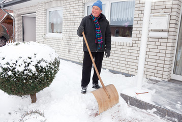 schnee schaufeln
