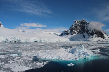 Lemaire Channel, Antarctica © evenfh