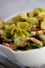 Green pasta with vegetables