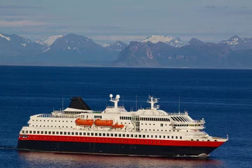Muurstickers Norwegian cruise ship © harvepino