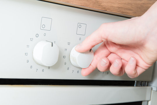 Herdplatte anschalten / ausschalten