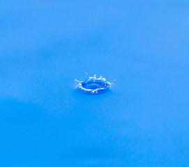 Naklejka premium crown of water droplets