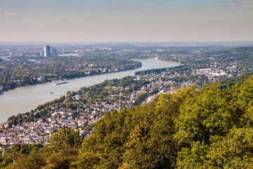 Obraz premium View on a city of Bonn from Drachenfels, Germany