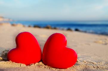 Two hearts by the ocean
