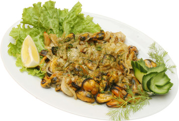 Mussels with fresh herbs, lemon and fresh salad for a tasty seaf