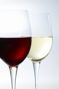 赤ワインと白ワイン　red wine and white wine