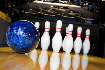 bowling - 60834038
