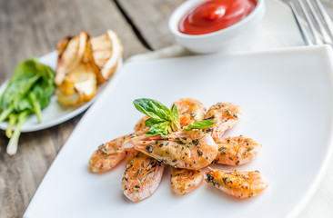 Shrimps with sauce
