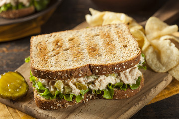 Healthy Tuna Sandwich with Lettuce