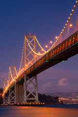 Naklejka premium Bay Bridge at night