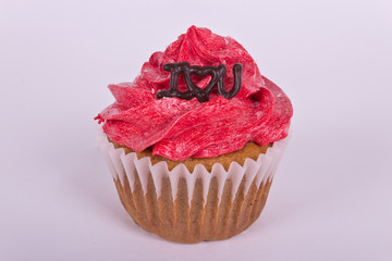 Valentine cupcake with I love you message