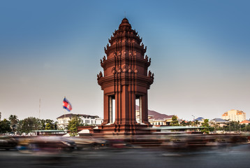 Independence Monument, Phnom Penh, Travel Attractions in Cambodi