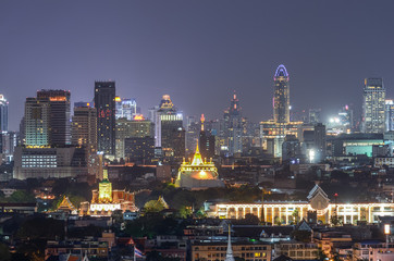 Fototapeta na wymiar Golden Mountain in Bangkok city