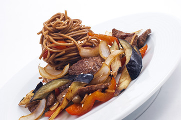 Paste with meat and vegetables