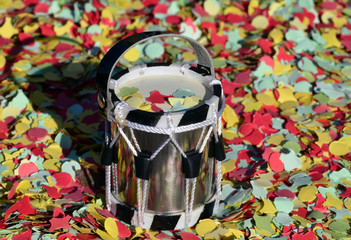 Drum / Trommel - Confetti / R&auml;ppli